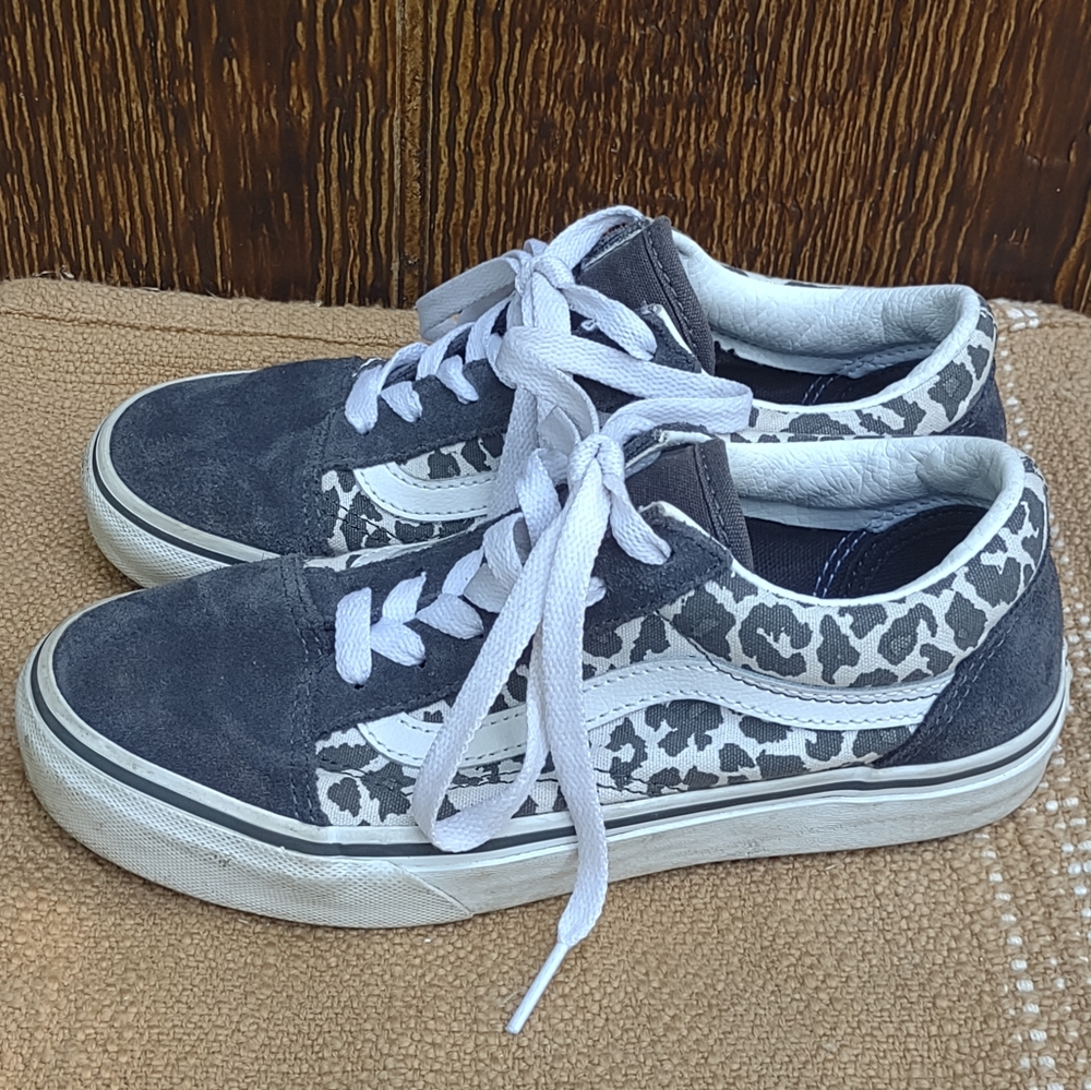 Vans Snow Leopard Print Old Skool Kids Size 3  Shoes